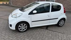 Wit Gebruikt 2011 Peugeot 107 Hatchback | € 5.250 (Eerlijke prijs)