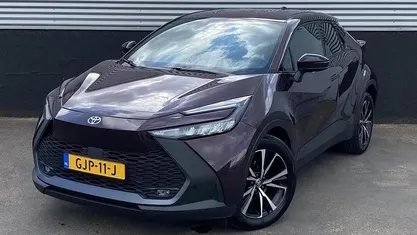 Occasion 2024 Toyota C-HR SUV | € 32.400 (Eerlijke prijs)