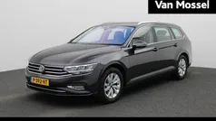 Grijs Gebruikt 2022 VW Passat Business Stationwagen | € 25.900 (Eerlijke prijs)