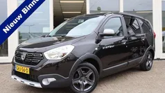 Zwart Gebruikt 2017 Dacia Lodgy Stepway MPV | € 12.950 (Eerlijke prijs)