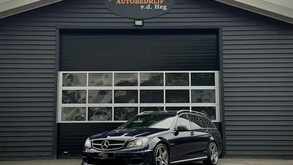 Blauw, metallic lak Occasion 2013 Mercedes C63 AMG AMG Stationwagen | € 30.900 (Eerlijke prijs)