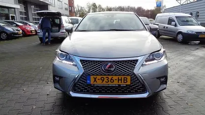 Grijs Occasion 2019 Lexus CT200h Sport Line Hatchback | € 22.950 (Eerlijke prijs)