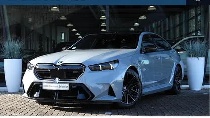 Grijs Occasion 2025 BMW M5 Comfort Edition Sedan | € 138.950 (Goede deal)