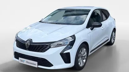 Gebruikt 2024 Renault Clio V Evolution Hatchback | € 18.435 (Eerlijke prijs)