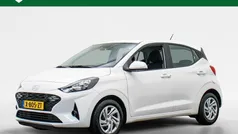 Wit Gebruikt 2024 Hyundai i10 Comfort Hatchback | € 16.990 (Eerlijke prijs)