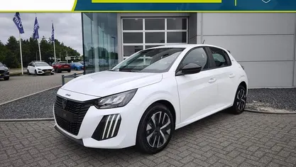 Wit Nieuw 2025 Peugeot 208 Style Hatchback | € 26.130 (Super prijs)
