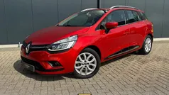 Rood Gebruikt 2018 Renault Clio GrandTour Intens Stationwagen | € 10.635 (Eerlijke prijs)