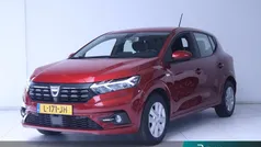 Rood Gebruikt 2021 Dacia Sandero Essentiel Hatchback | € 13.540 (Goede deal)