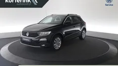 Zwart Gebruikt 2020 VW T-Roc Style SUV | € 23.950 (Eerlijke prijs)