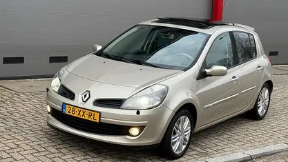 Beige Gebruikt 2007 Renault Clio II Initiale Hatchback | € 2.749 (Goede deal)