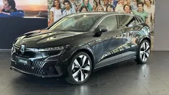 Zwart, metallic lak Gebruikt 2022 Renault Mégane Techno Hatchback | € 28.950 (Eerlijke prijs)