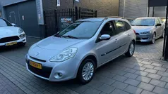 Grijs, metallic lak Gebruikt 2010 Renault Clio GrandTour Expression Stationwagen | € 3.999 (Eerlijke prijs)