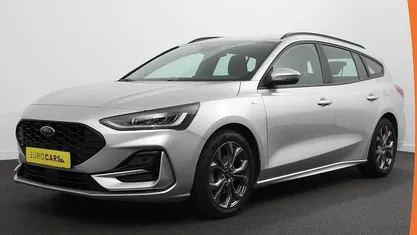 Grijs Gebruikt 2023 Ford Focus ST Stationwagen | € 23.890 (Eerlijke prijs)