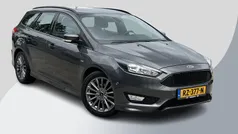 Grijs Gebruikt 2018 Ford Focus ST-Line Stationwagen | € 13.950 (Super prijs)