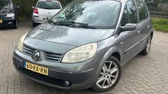 Grijs, metallic lak Gebruikt 2005 Renault Scénic II Expression MPV | € 1.550 (Eerlijke prijs)