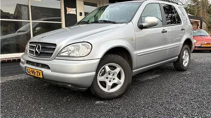 Grijs Gebruikt 2002 Mercedes 320 SUV | € 4.999 (Super prijs)
