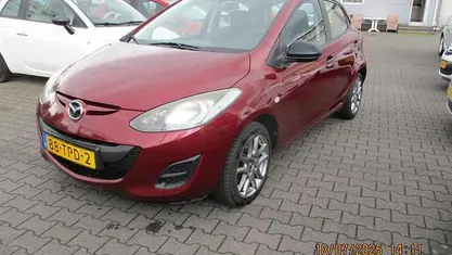 Rood Gebruikt 2012 Mazda 2 Hatchback | € 3.749 (Eerlijke prijs)