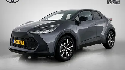 Grijs Occasion 2024 Toyota C-HR Active SUV | € 30.600 (Eerlijke prijs)