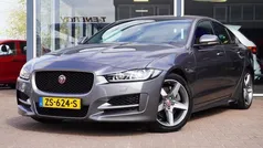 Grijs Gebruikt 2019 Jaguar XE Prestige Sedan | € 24.995 (Eerlijke prijs)