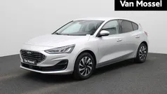 Grijs Gebruikt 2023 Ford Focus Titanium Hatchback | € 18.900 (Goede deal)