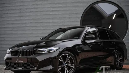 Occasion 2025 BMW 330e Comfort Edition Stationwagen | € 43.650 (Super prijs)
