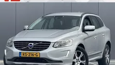 Grijs, metallic lak Gebruikt 2015 Volvo XC60 R-Design SUV | € 11.948 (Eerlijke prijs)