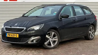 Zwart Gebruikt 2016 Peugeot 308 Premium Hatchback | € 5.248 (Super prijs)