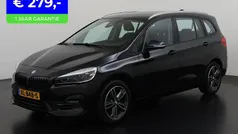 Saphirschwarz metallic Gebruikt 2019 BMW 218 Executive Stationwagen | € 21.795 (Eerlijke prijs)