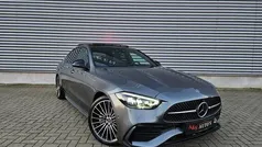 Grijs, metallic lak Gebruikt 2023 Mercedes C300 AMG line Sedan | € 54.950 (Goede deal)