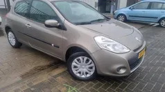 Grijs Gebruikt 2010 Renault Clio II Collection Hatchback | € 2.699 (Eerlijke prijs)