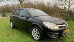 Zwart Gebruikt 2008 Opel Astra Hatchback | € 2.450 (Eerlijke prijs)