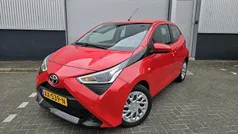 Rood Gebruikt 2019 Toyota Aygo X-play Hatchback | € 12.995 (Eerlijke prijs)