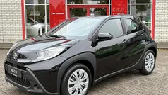 Zwart Nieuw 2025 Toyota Aygo Play Hatchback | € 21.845 (Eerlijke prijs)