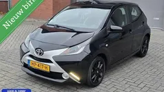 Zwart Gebruikt 2015 Toyota Aygo Hatchback | € 6.950 (Eerlijke prijs)