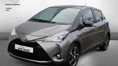 Grijs, metallic lak Gebruikt 2020 Toyota Yaris Hybrid Executive Hatchback | € 17.950 (Eerlijke prijs)