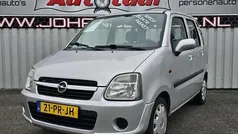 Grijs Gebruikt 2004 Opel Agila Enjoy Hatchback | € 1.245 (Eerlijke prijs)