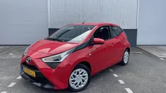 Rood Gebruikt 2021 Toyota Aygo X-play Hatchback | € 11.750 (Eerlijke prijs)