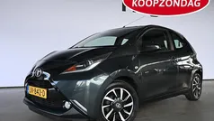 Grijs Gebruikt 2016 Toyota Aygo X-play Hatchback | € 7.440 (Eerlijke prijs)
