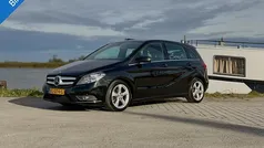 Zwart Gebruikt 2011 Mercedes B180 Ambition MPV | € 8.450 (Eerlijke prijs)
