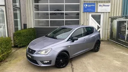 Grijs (metallic) Occasion 2017 Seat Ibiza CONNECT Hatchback | € 7.495 (Eerlijke prijs)