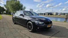 Zwart Gebruikt 2018 BMW 320 Executive Sedan | € 22.450 (Eerlijke prijs)