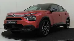 Rood, metallic lak Gebruikt 2023 Citroën e-C4 Feel SUV | € 19.925 (Eerlijke prijs)