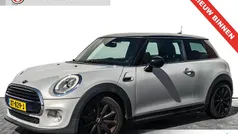Wit Gebruikt 2016 Mini Cooper Business Hatchback | € 15.740 (Eerlijke prijs)