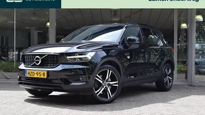 Zwart Gebruikt 2021 Volvo XC40 R-Design SUV | € 32.405 (Eerlijke prijs)