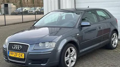 Grijs (metallic) Occasion 2008 Audi A3 Attraction Hatchback | € 1.345 (Super prijs)