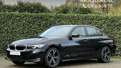 Zwart Gebruikt 2024 BMW 318 Shadowline Sedan | € 36.895 (Super prijs)