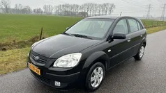 Zwart Gebruikt 2008 Kia Rio Hatchback | € 3.495 (Eerlijke prijs)