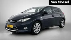 Grijs Gebruikt 2013 Toyota Auris Hybrid Hatchback | € 12.940 (Eerlijke prijs)