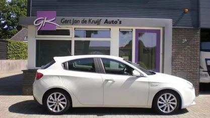 Occasion Alfa Romeo Giulietta Distinctive 170 PK (125 kW) 2014 Wit Hatchback