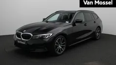 Zwart Gebruikt 2021 BMW 320e Executive Stationwagen | € 31.400 (Goede deal)